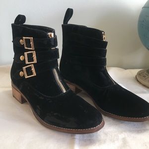 Cri de Coeur ankle boots